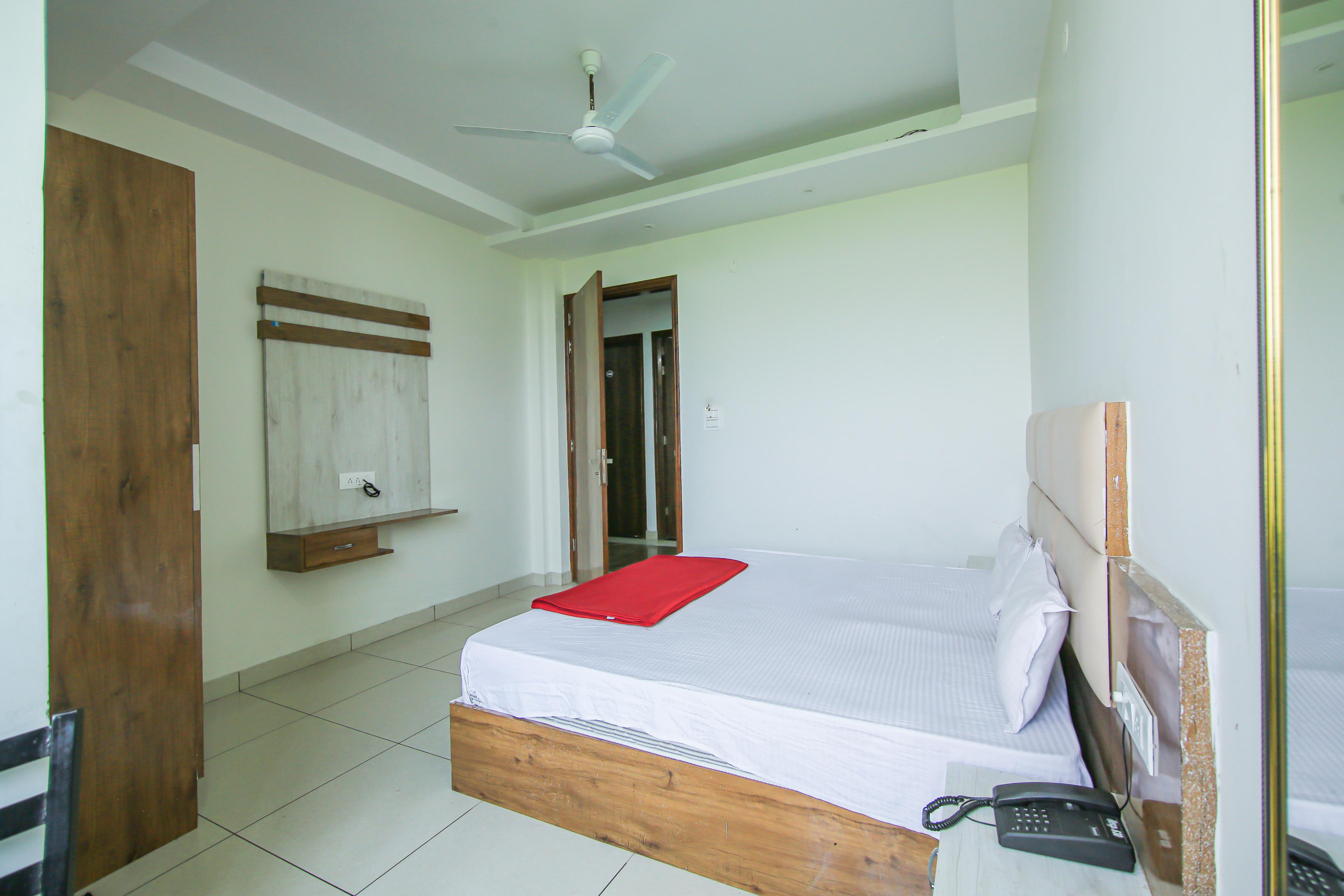 NH1 Grand - Tap to explore photos