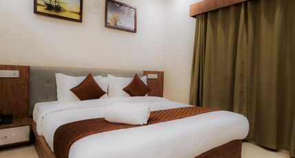 Sandalo Castle Room Type - Golden Oak Pool View Plus