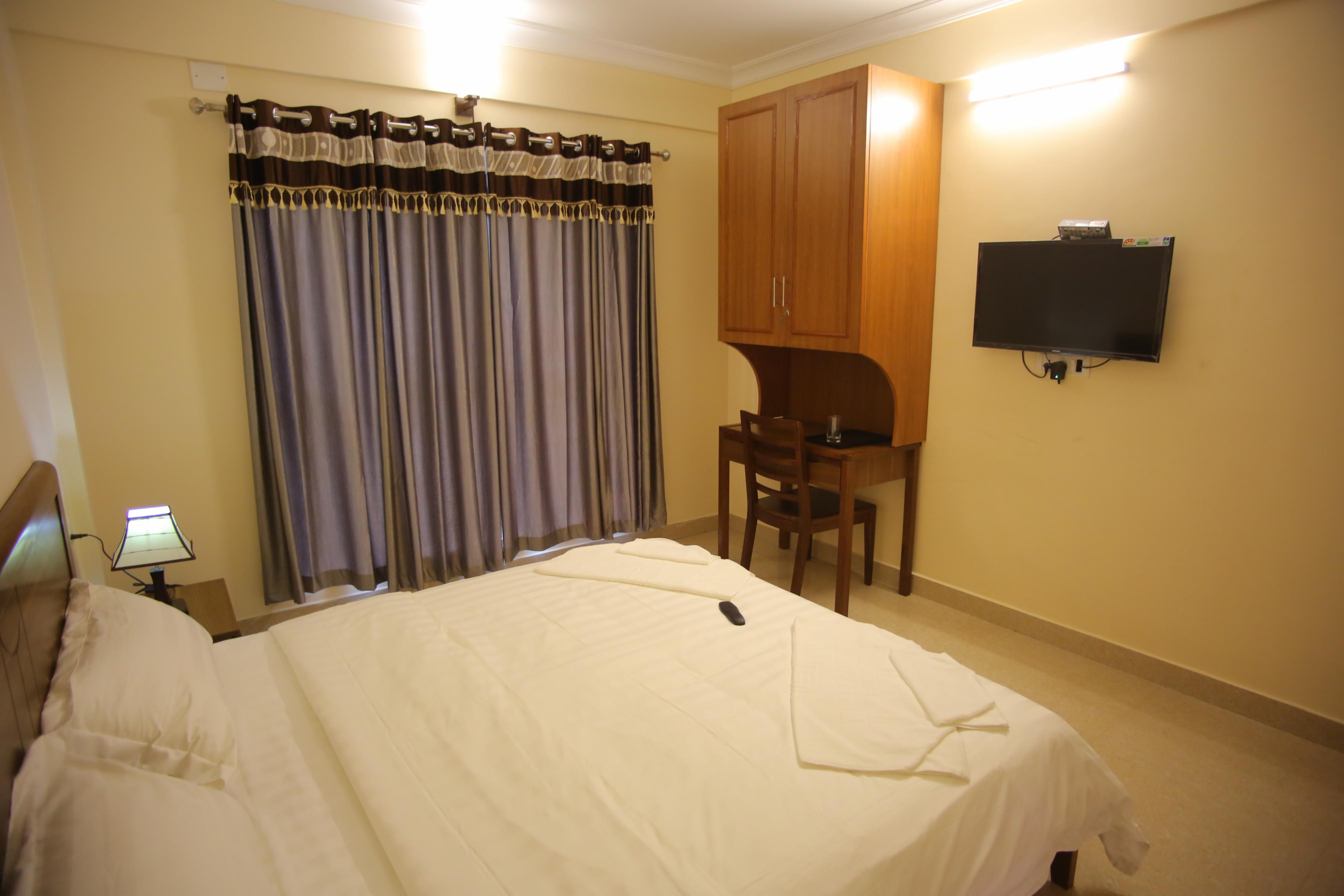 The Lounge Business Hotel Room Type - DOUBLE DELUXE  AC
