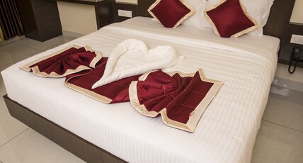 Hotel Nainarr Room Type - King Suite