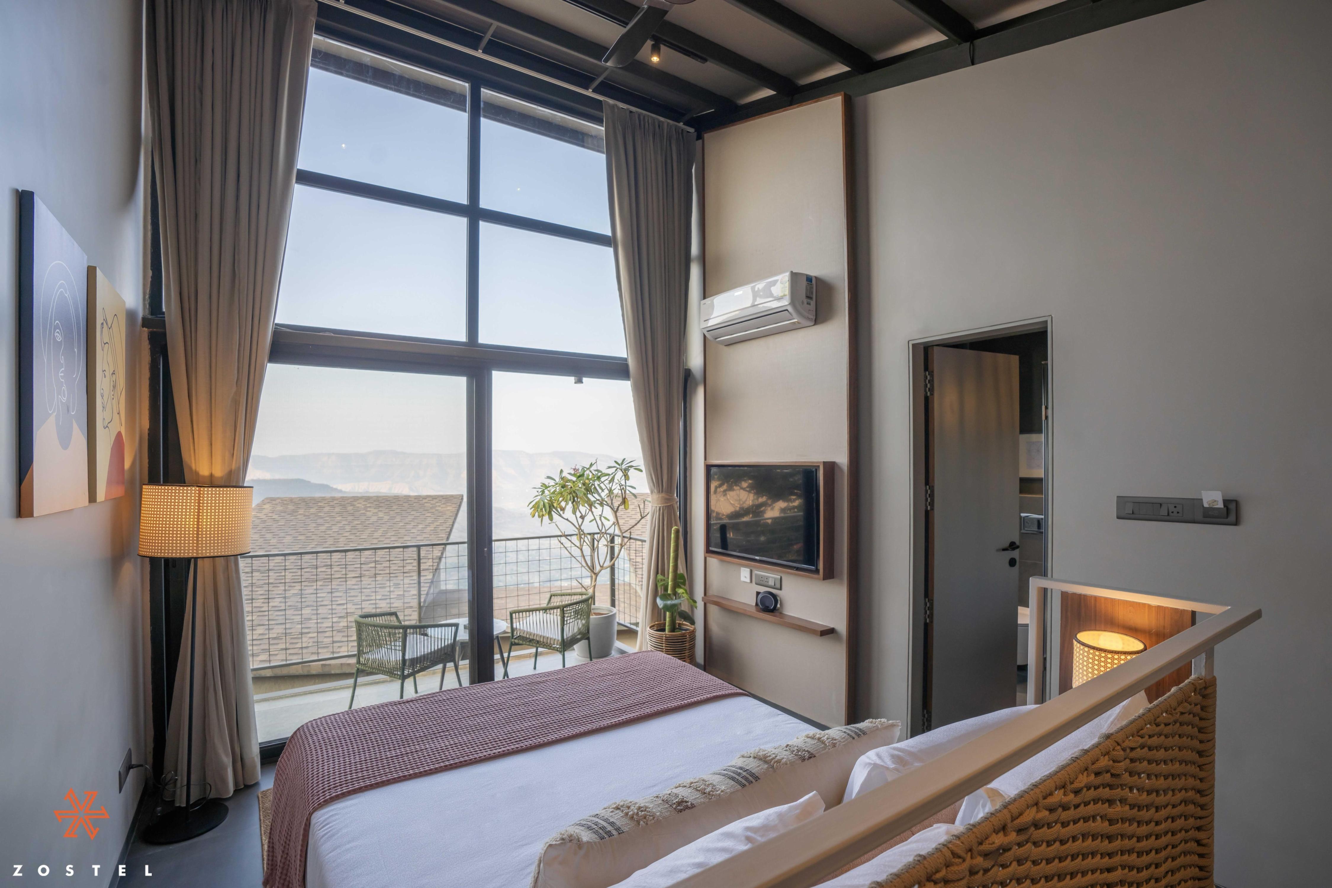 Zostel Plus Panchgani Room Type - Deluxe Room (with balcony and mountain-view)