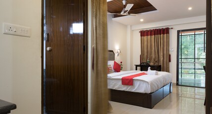 Enroute Thekkady Room Type - Deluxe Room Non AC Enroute Thekkady Room Type - Deluxe Room Non AC