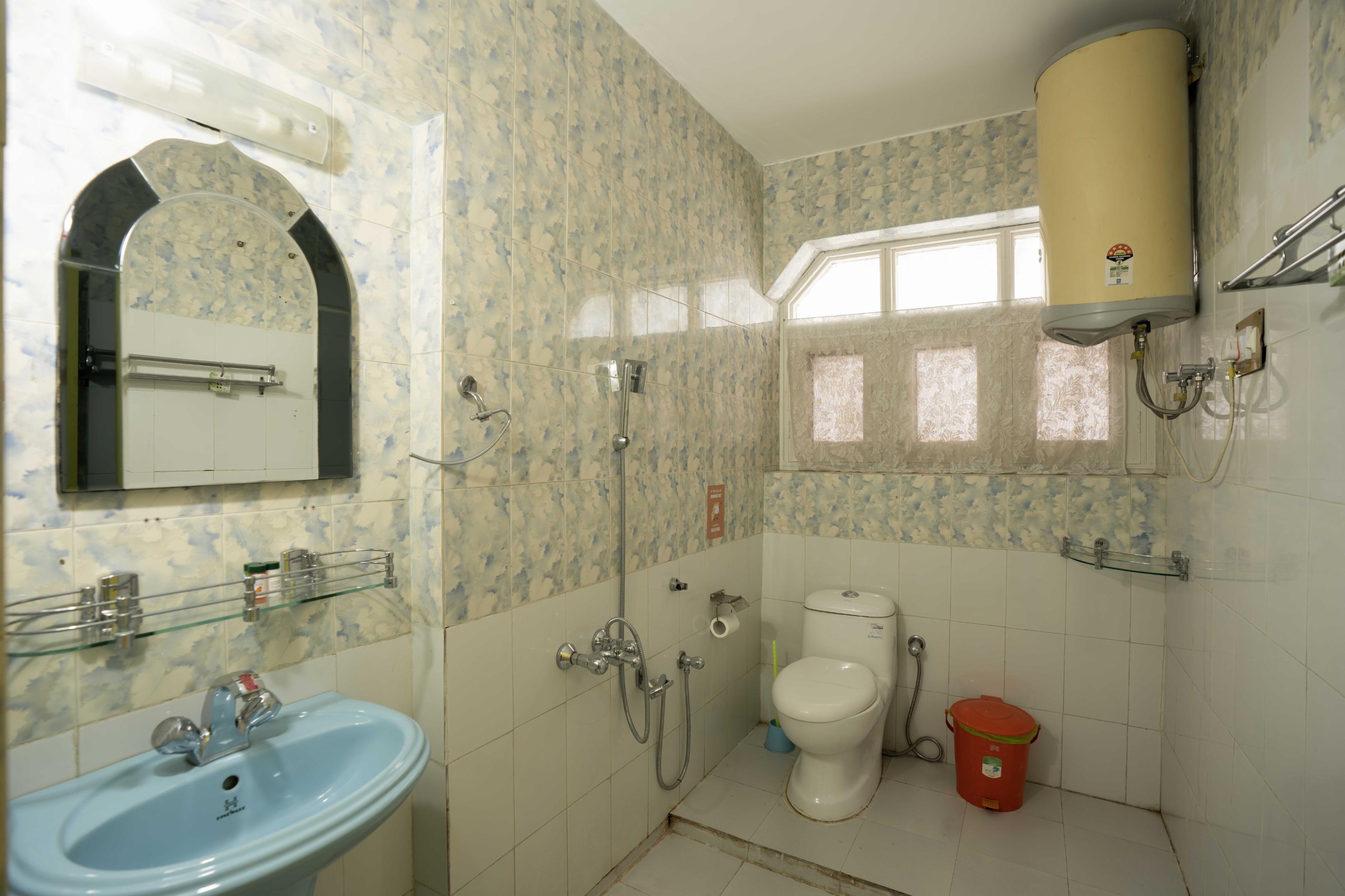 Zostel Srinagar Room Type - Semi Deluxe Room