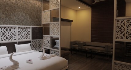  S S International HOTEL Room Type - Suite Room