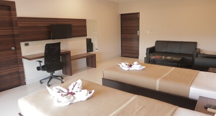  S S International HOTEL Room Type - Family Room