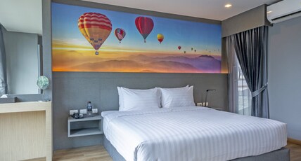 Hyde Park Hotel Bangkok Room Type - Deluxe Double Room