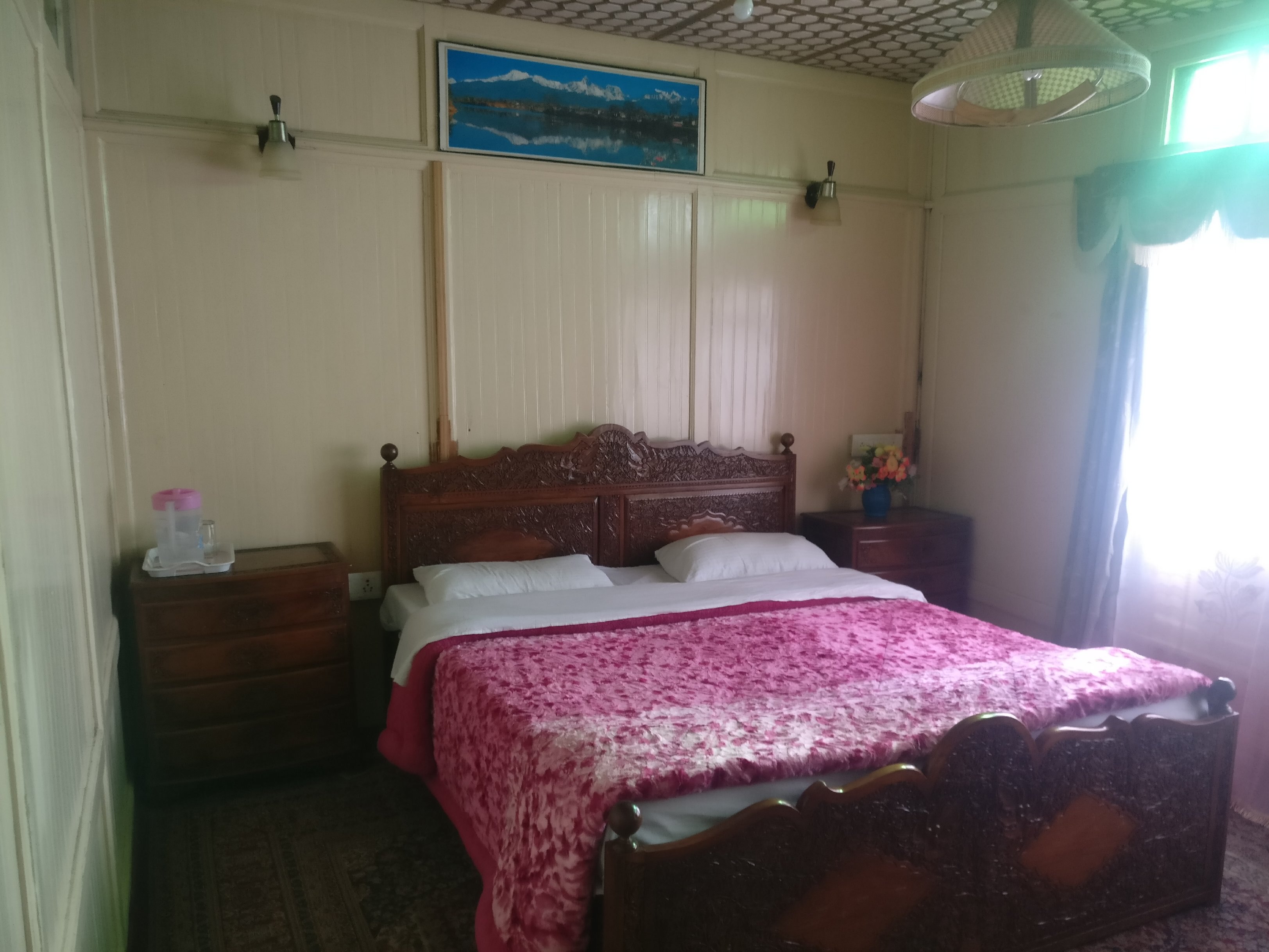 Houseboat Young Gulshan - Tap to explore photos