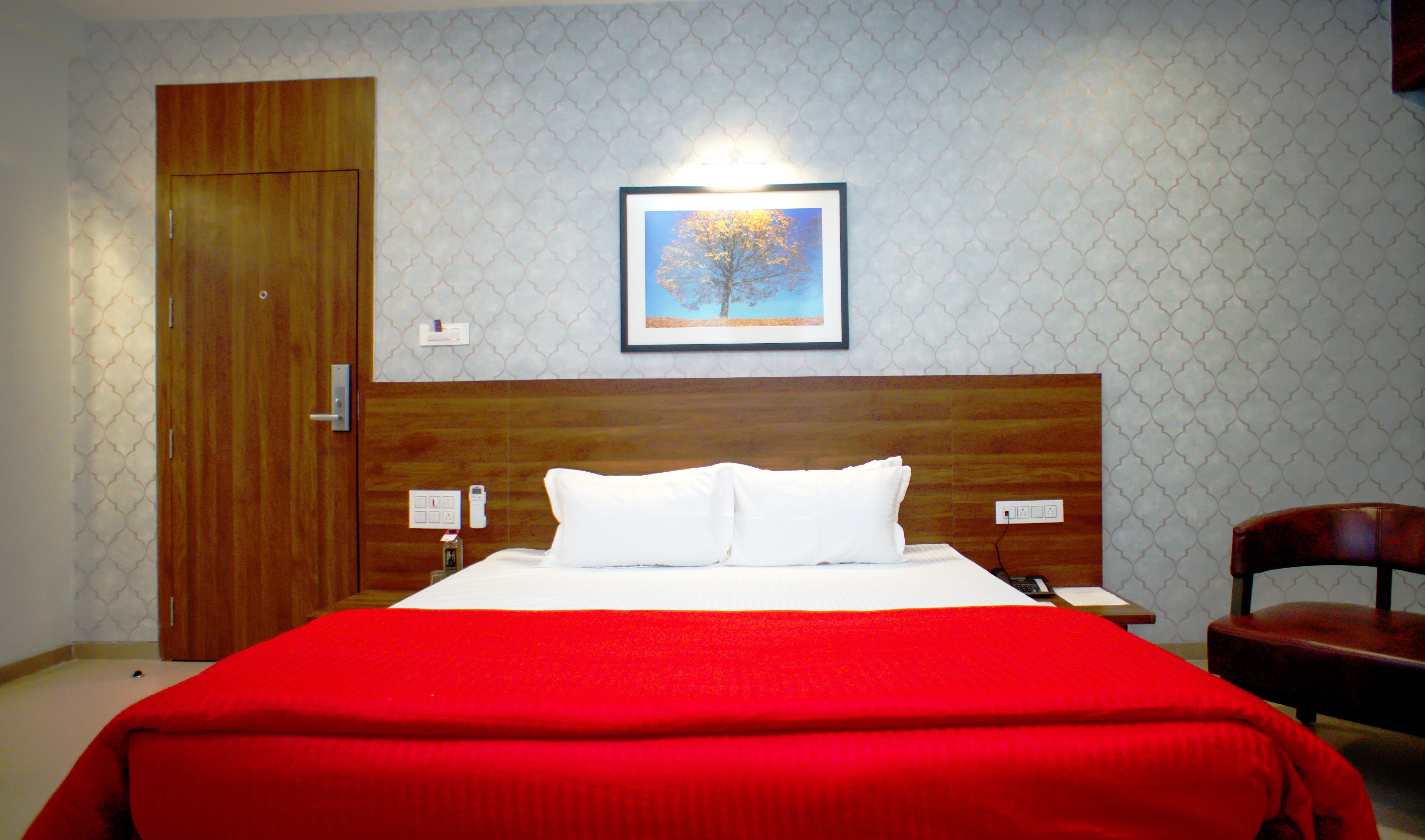 Mastiff Hotel Chinchwad by OTHPL Room Type - Deluxe Queen Room