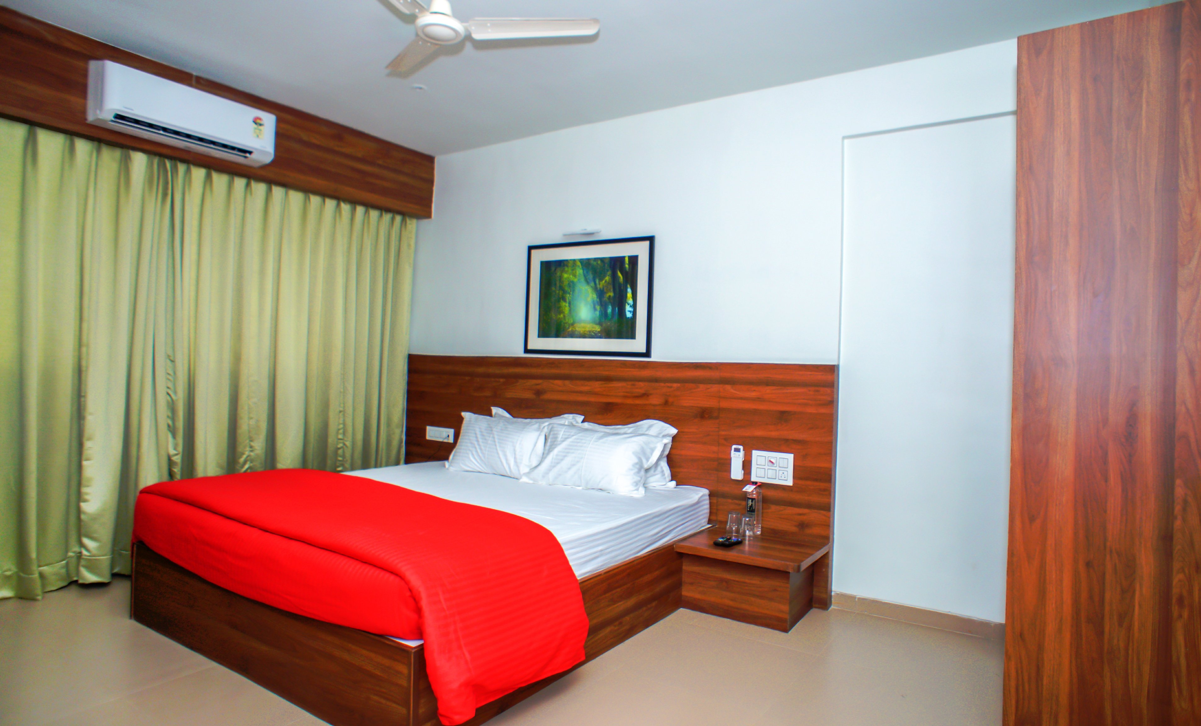 Mastiff Hotel Chinchwad by OTHPL - Tap to explore photos