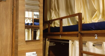 Maple The Hubz - A Backpacker Hostel Room Type - 10 Bed in Mixed Dormitory