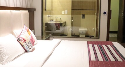 PALMDALE HOTEL & RESORT AMBALA Room Type - Deluxe Room