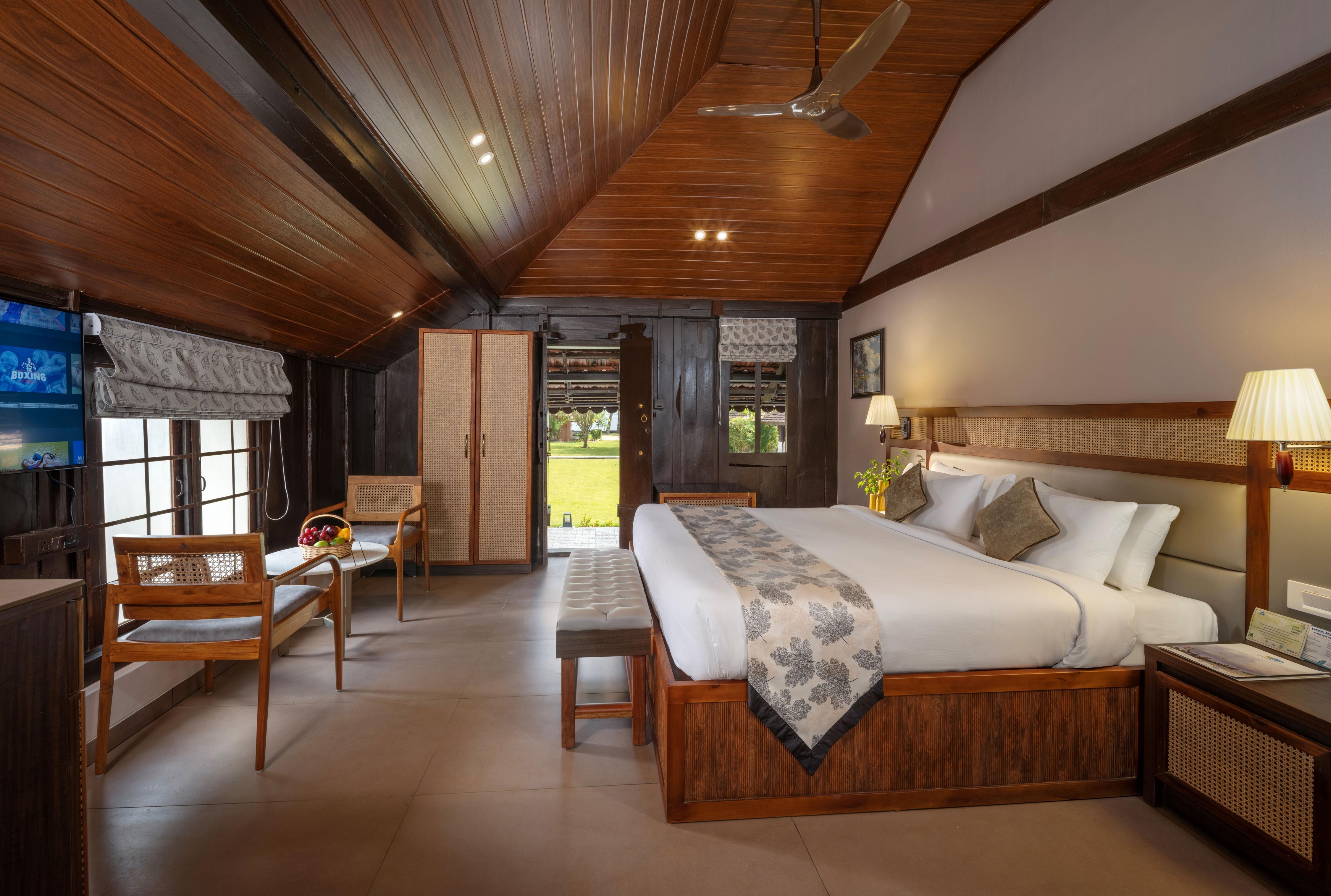 Uday Backwater Resort Room Type - Lakeview Heritage Room