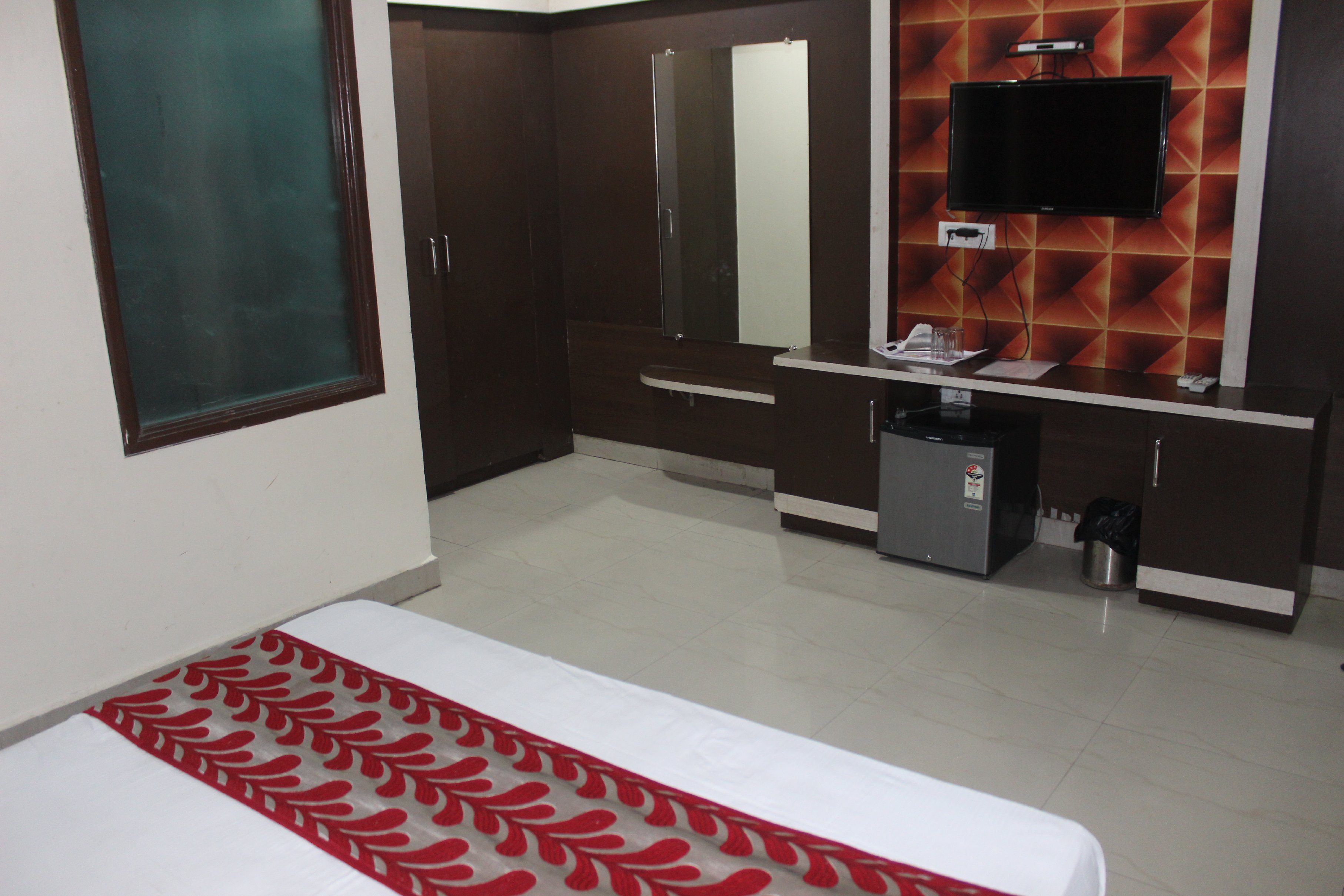 Hotel Grand Navjyoti Room Type - Deluxe Room