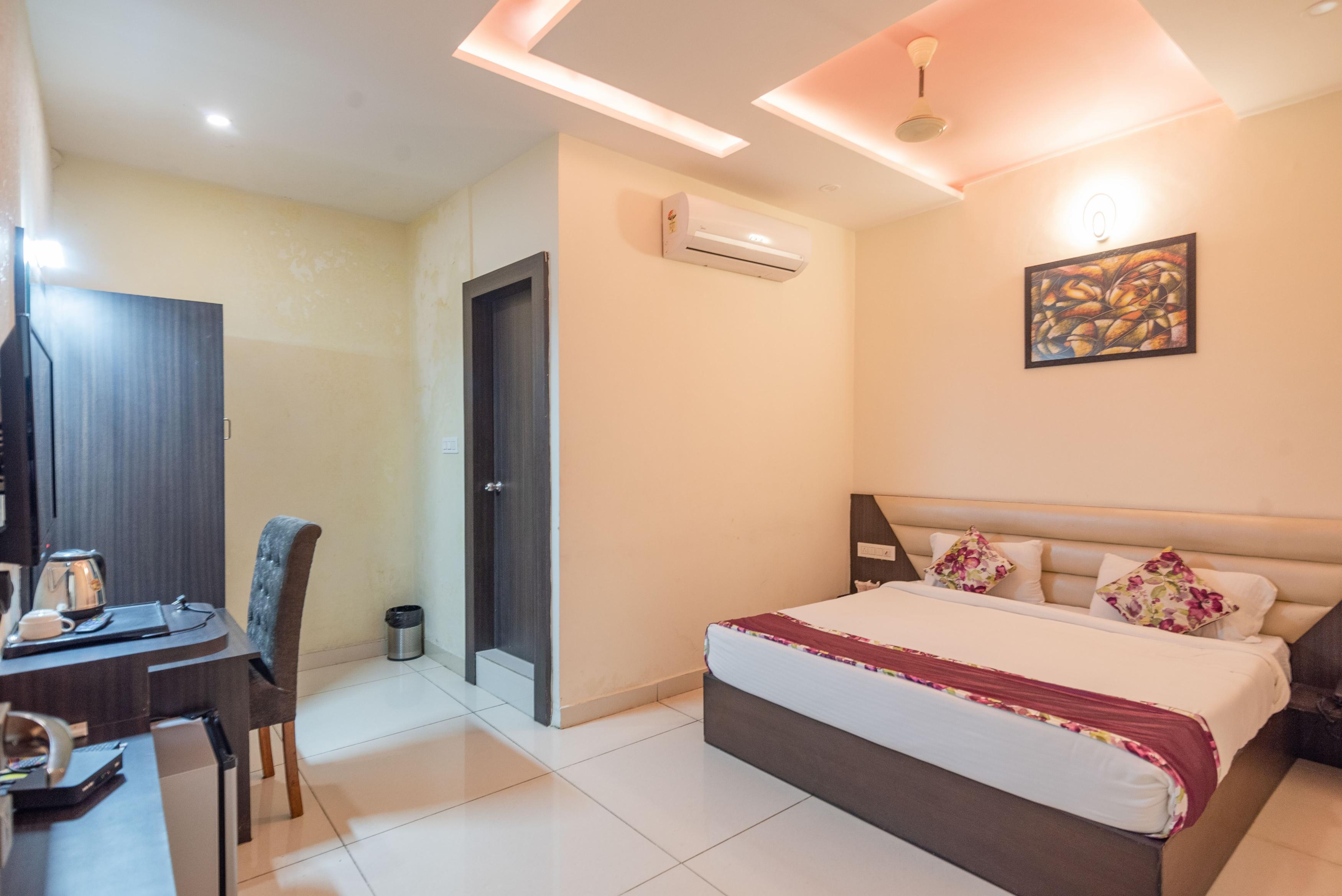 Hotel 4G Room Type - Deluxe AC Room