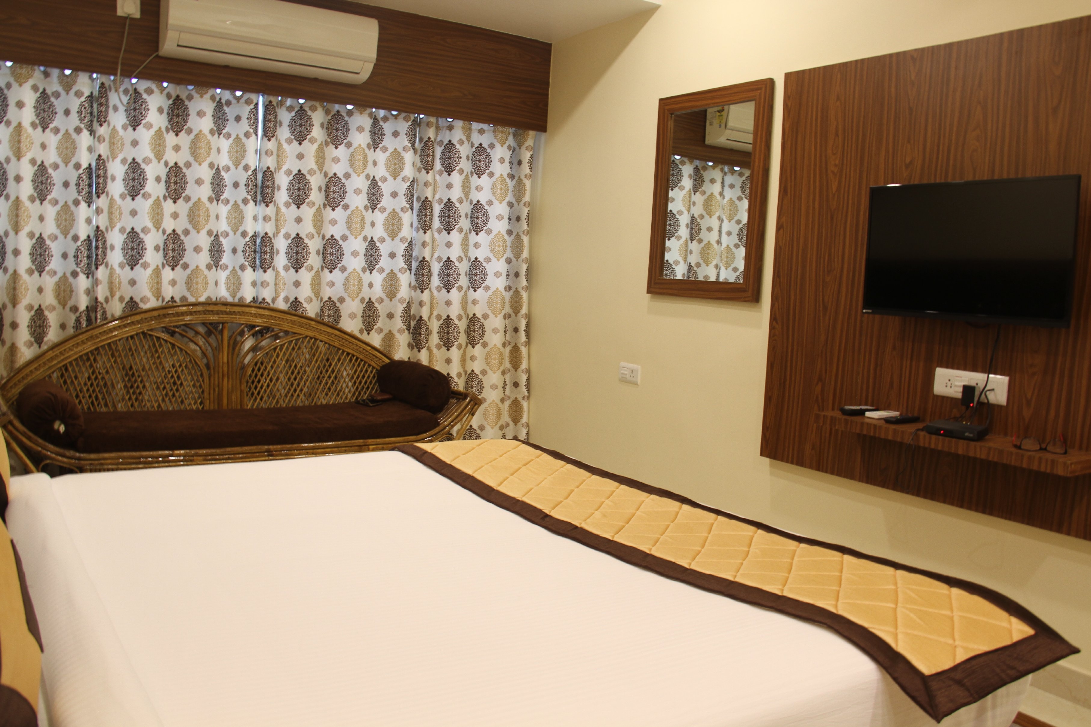 Hotel Minar Galaxy Room Type - Royal Superior
