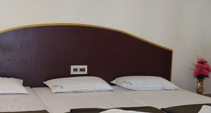 hotel sunview Room Type - Triple Pax AC Room