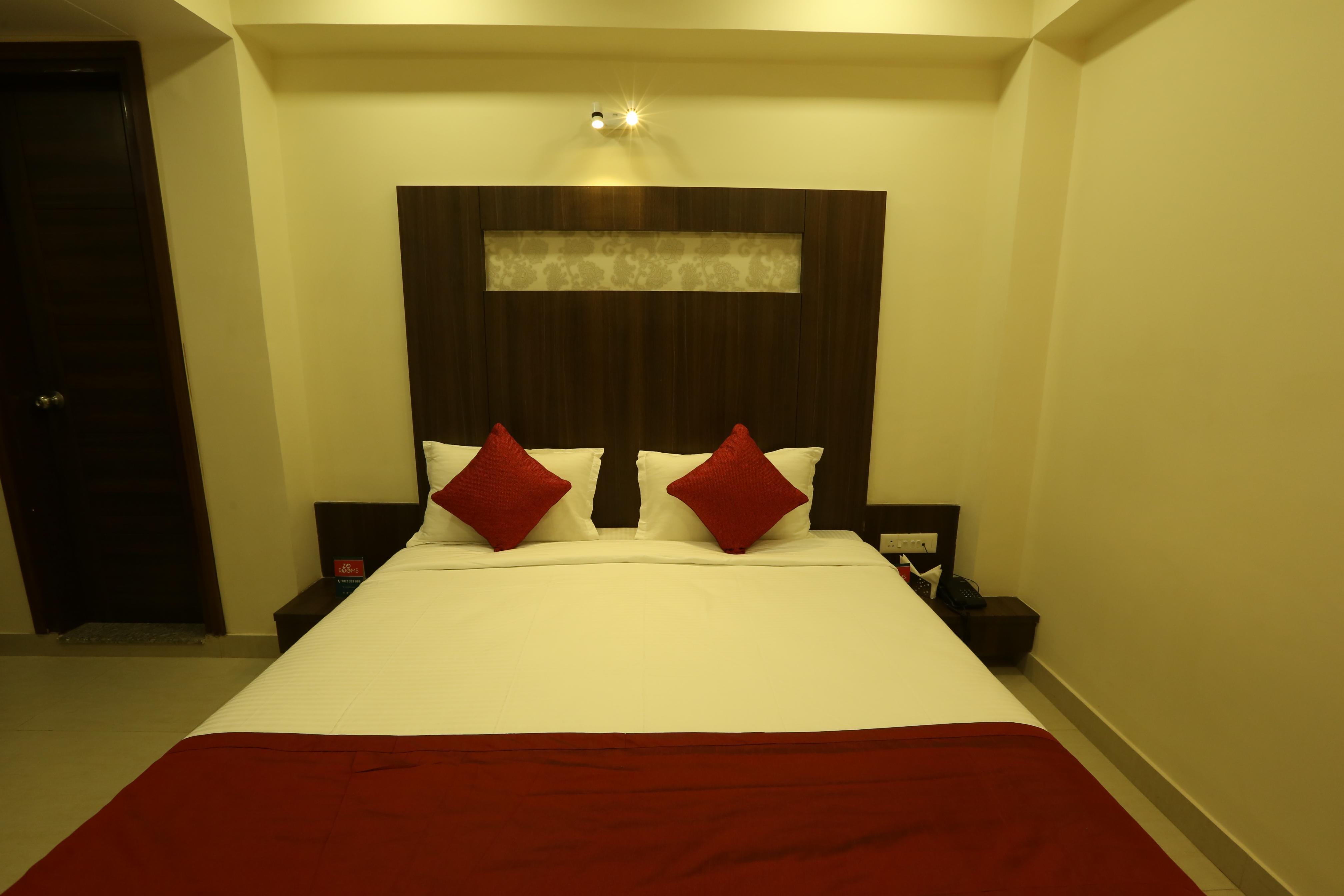 Hotel Ghoonghat - Tap to explore photos