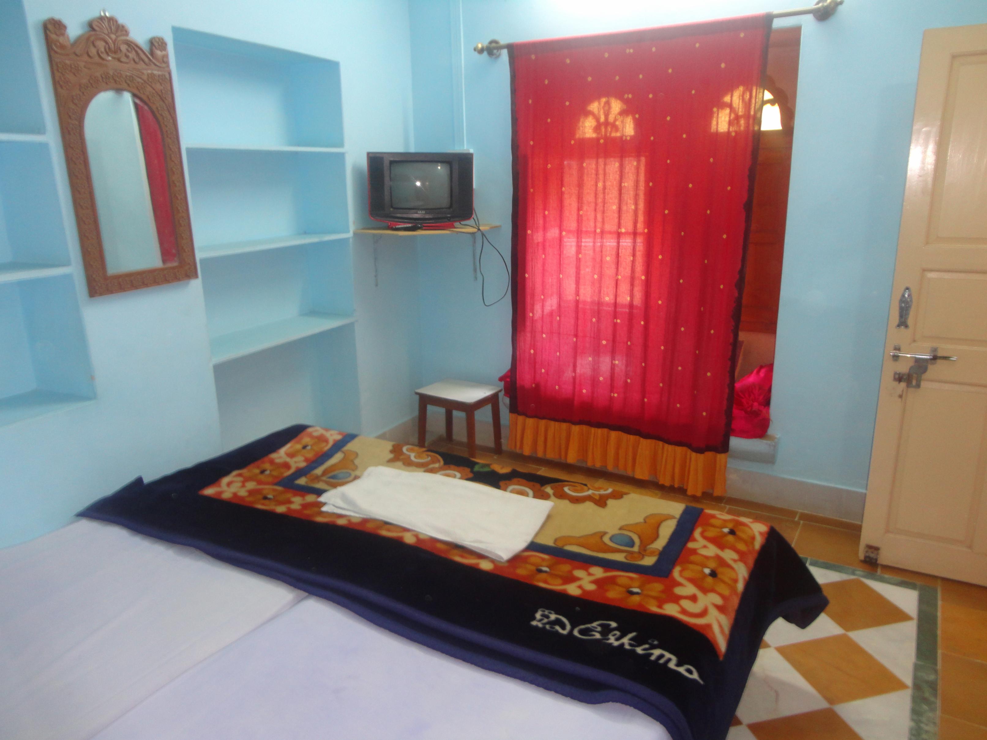 Ramdev guest house - Tap to explore photos