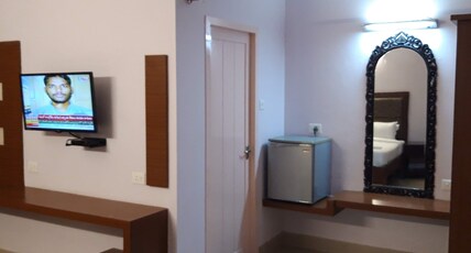 Hotel Mourya Inn Room Type - Premier Delux Room Twin Bed