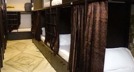 Sunshine Backpackers Mumbai Airport Room Type - Male  1 bed in Male Dorm with Shared Bathroom