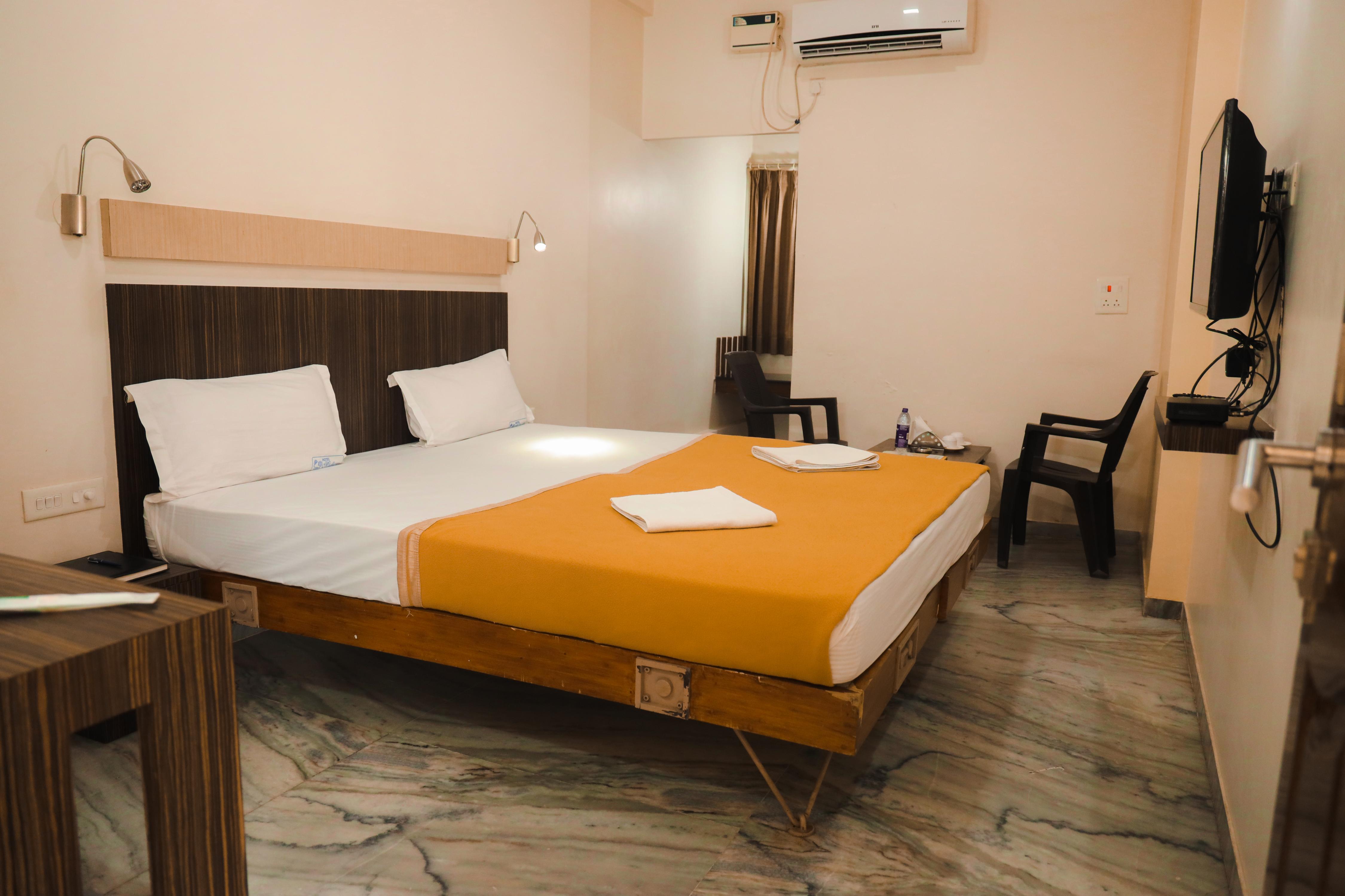 Hotel Madhuvan International - Tap to explore photos