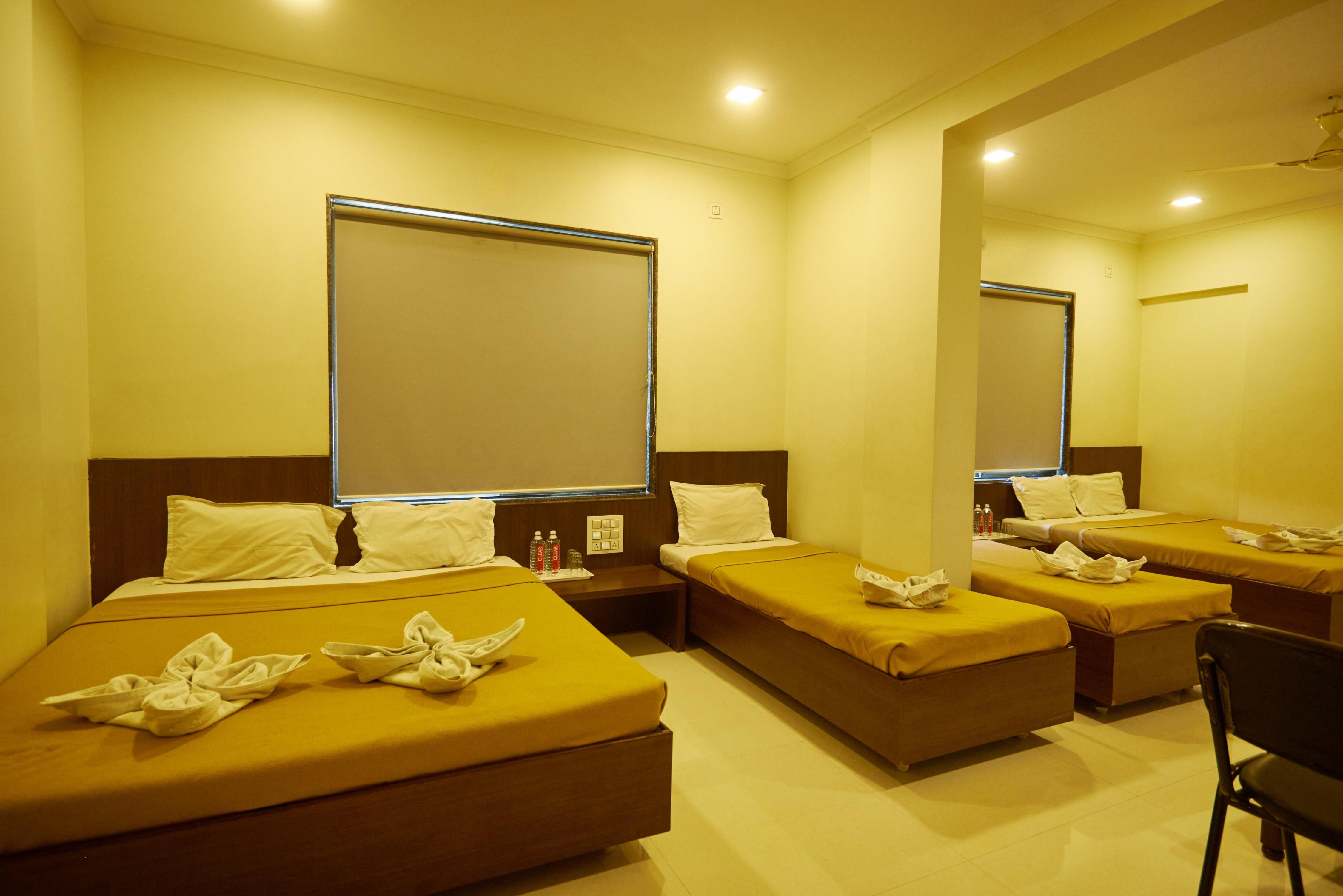 Hotel Vidisha Palace Room Type - Deluxe Family Six Bed Non Ac