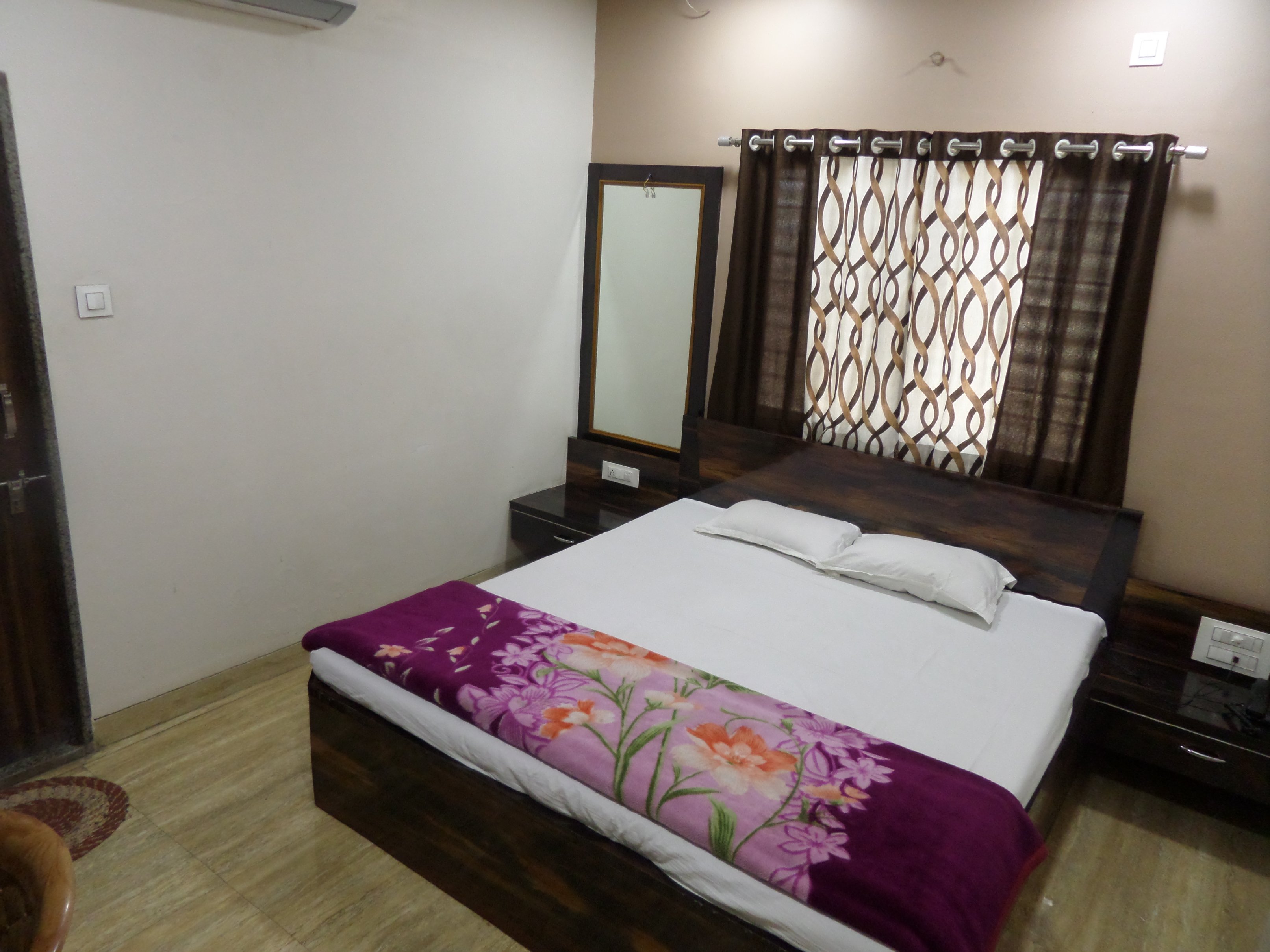 Dwarka Lodge Room Type - Deluxe Ac