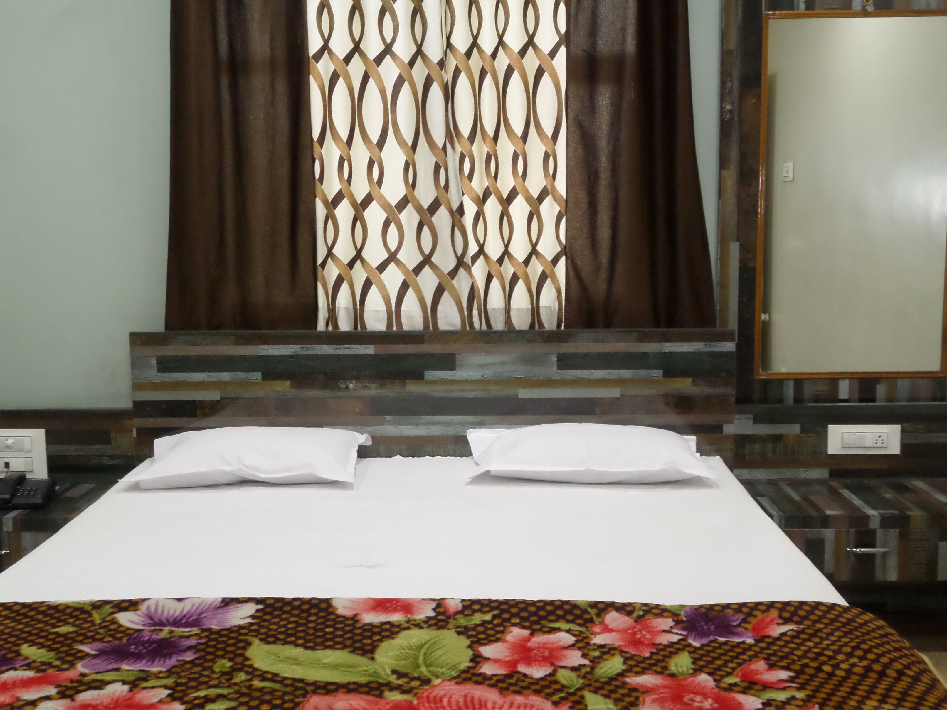 Dwarka Lodge Room Type - Deluxe non Ac