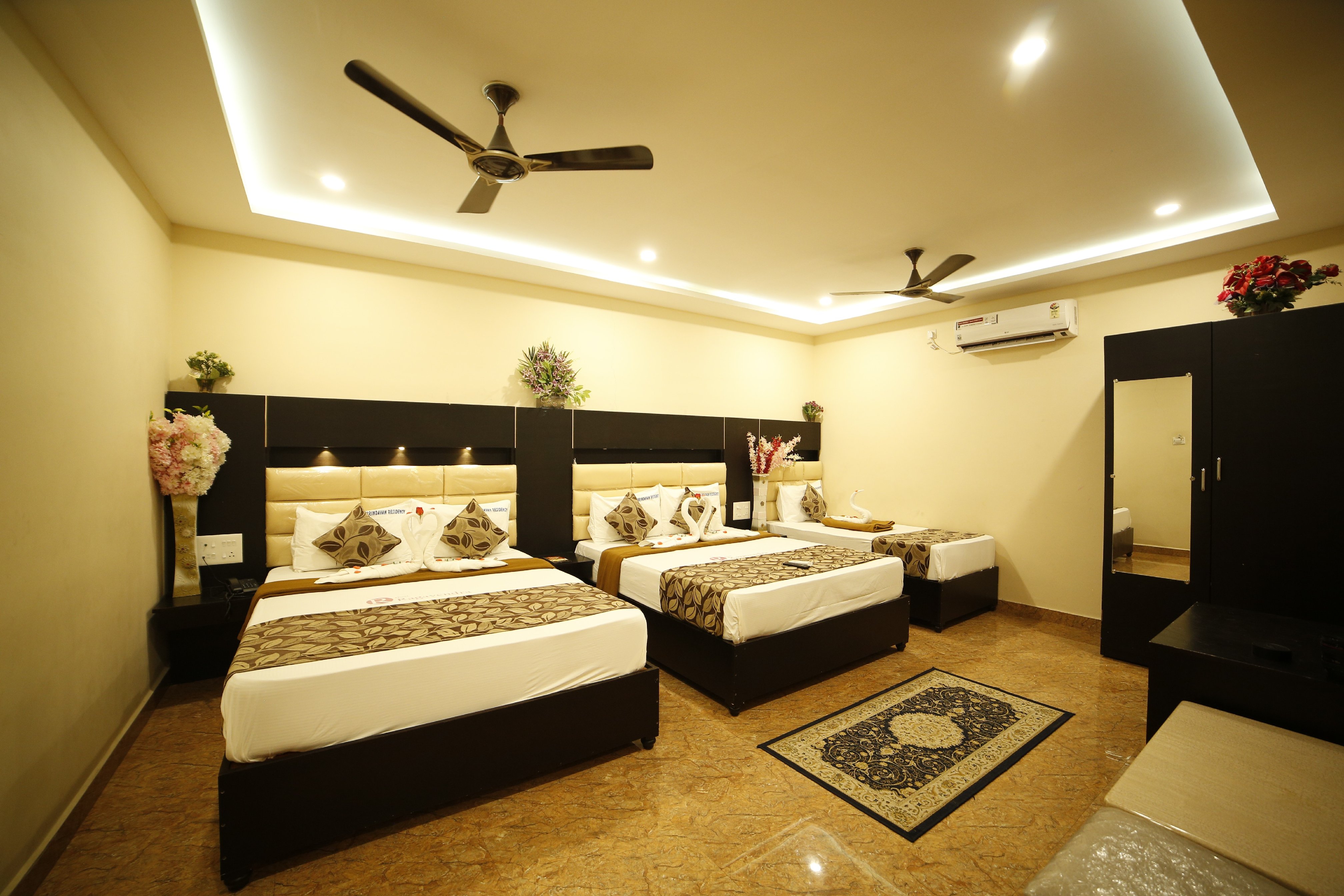 Hotel Ragavendra - Tap to explore photos