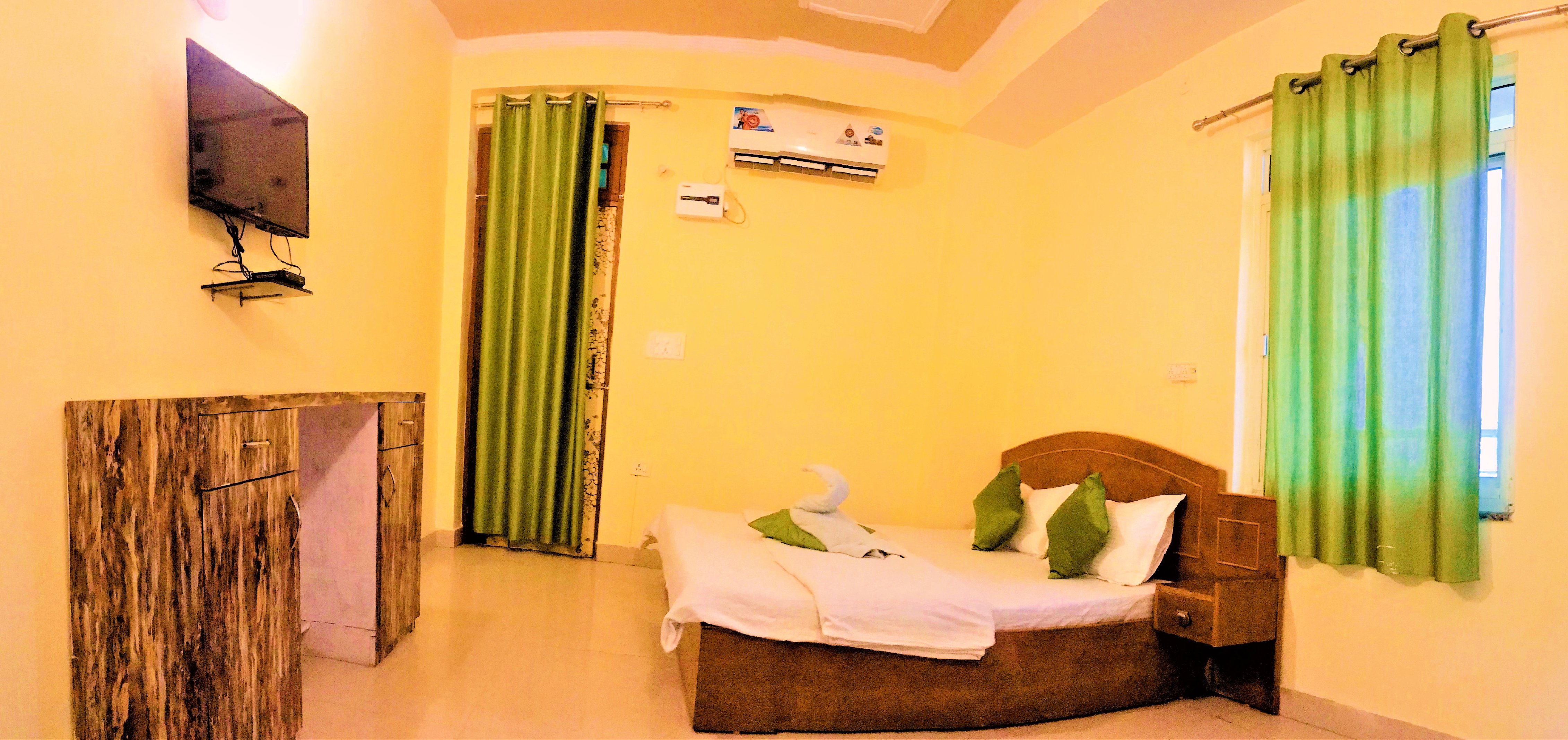 The Mango Tree | Rooms Dorms - Tap to explore photos
