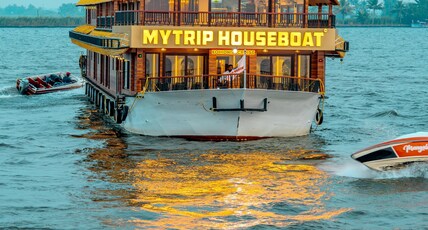 My Trip Houseboats Room Type - Luxury room in Sharing Houseboat with Cruise My Trip Houseboats Room Type - Luxury room in Sharing Houseboat with Cruise