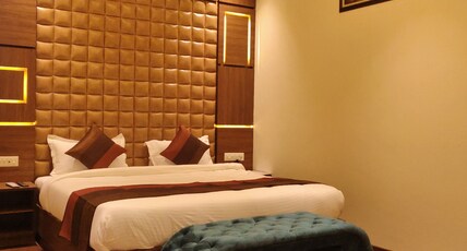 Hotel Regal Room Type - Executive Suite(AC) with Work Desk (Family Room)