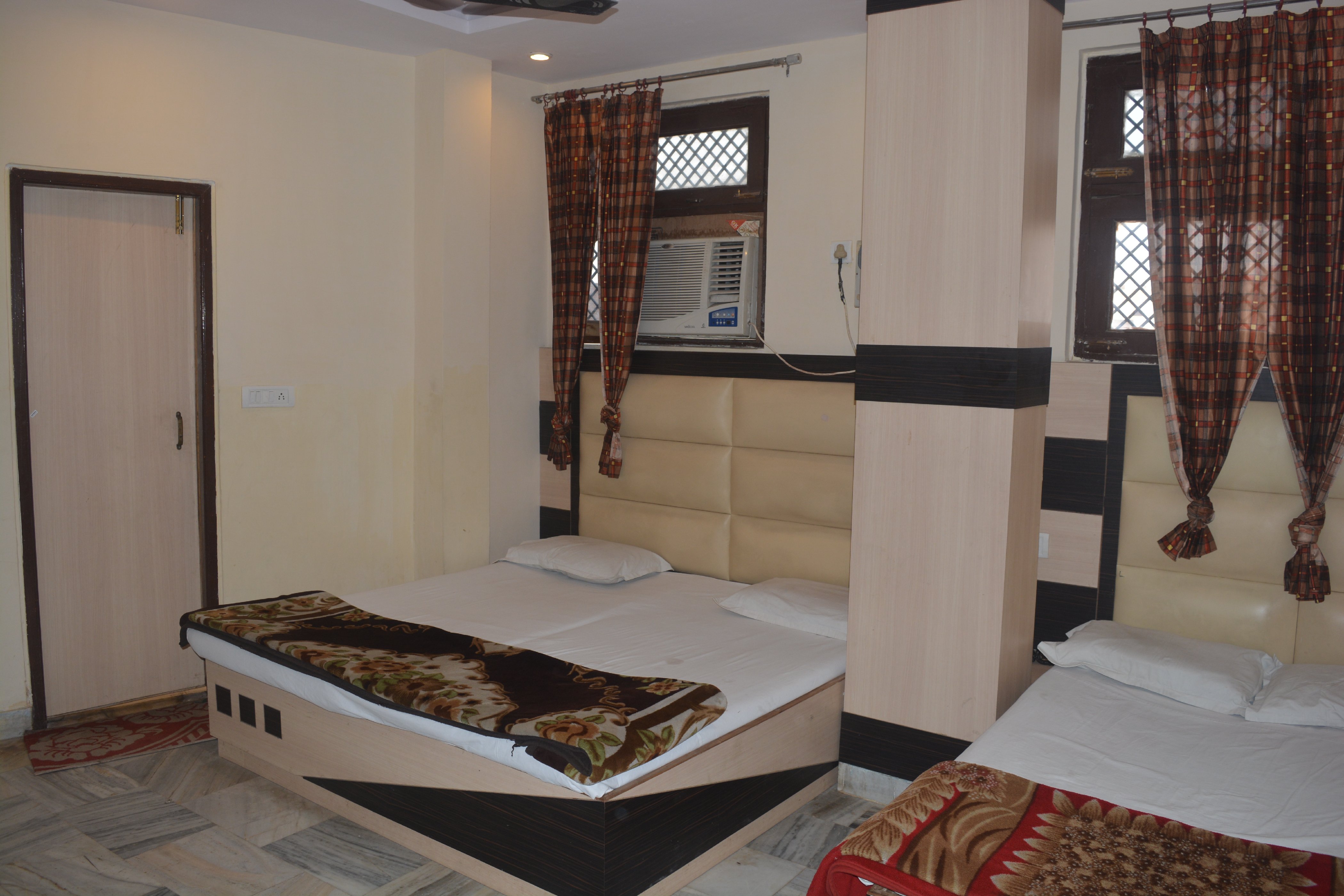 Hotel Marwari Room Type - Triple Bed (non ac)