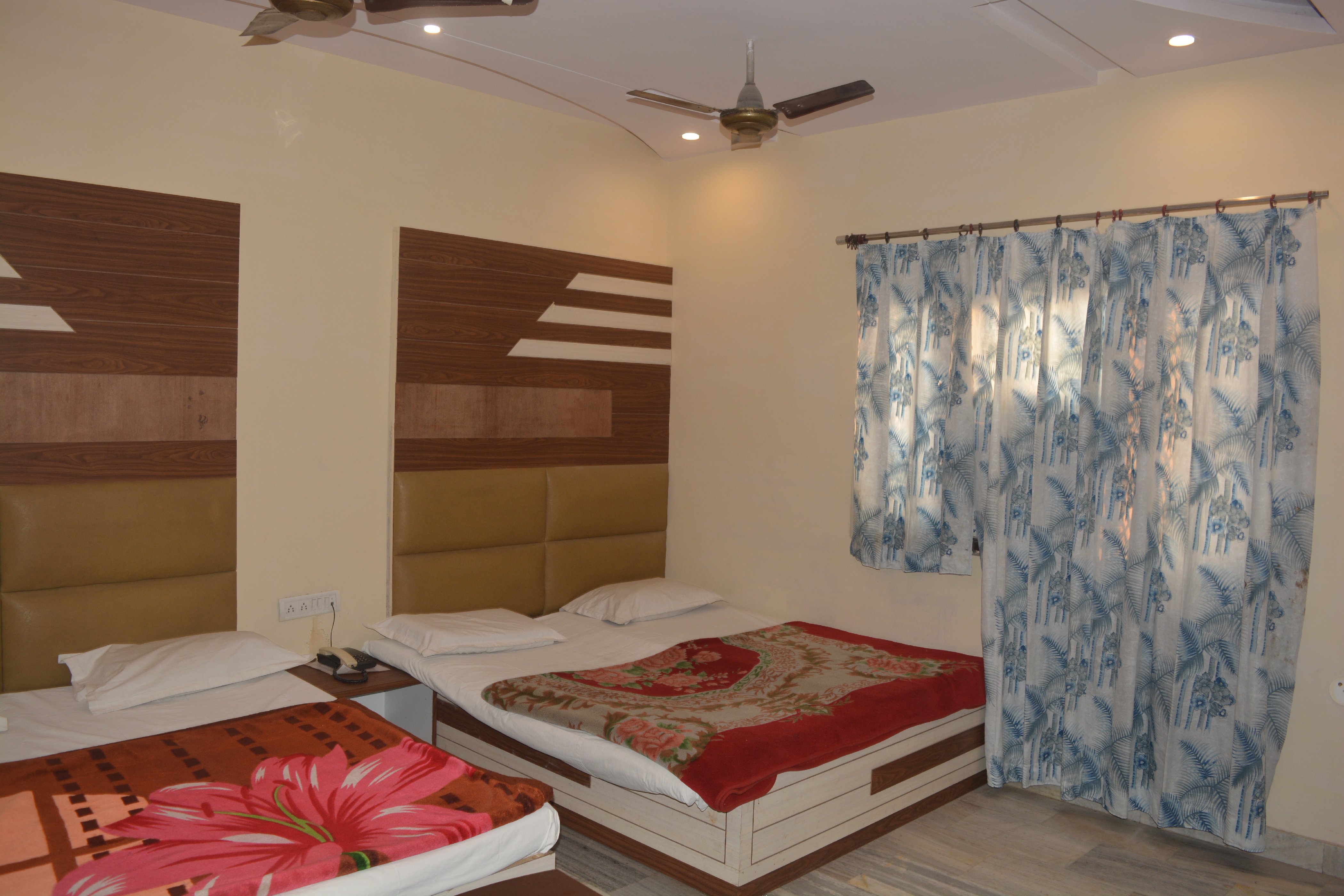 Hotel Marwari Room Type - Four bed (non ac)