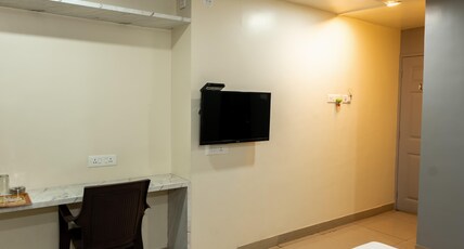 HOTEL ELLORA PARK Room Type - Deluxe Double Bedroom Non AC (Guest age should be 21 years and above) HOTEL ELLORA PARK Room Type - Deluxe Double Bedroom Non AC (Guest age should be 21 years and above)