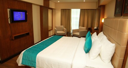 Hotel Yash International Room Type - Deluxe Suite