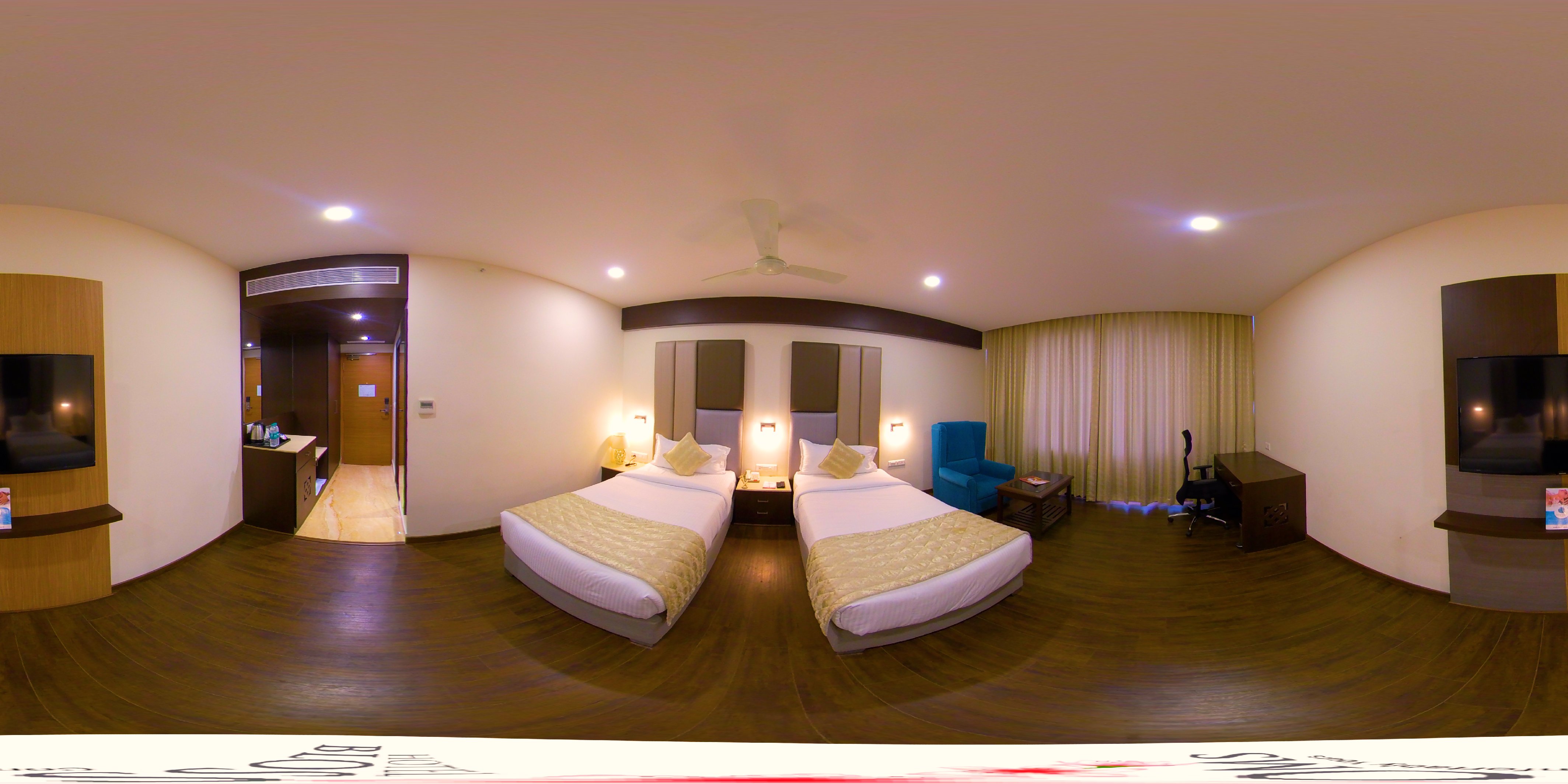 Hotel Blossoms Room Type - Deluxe Room With work Desk