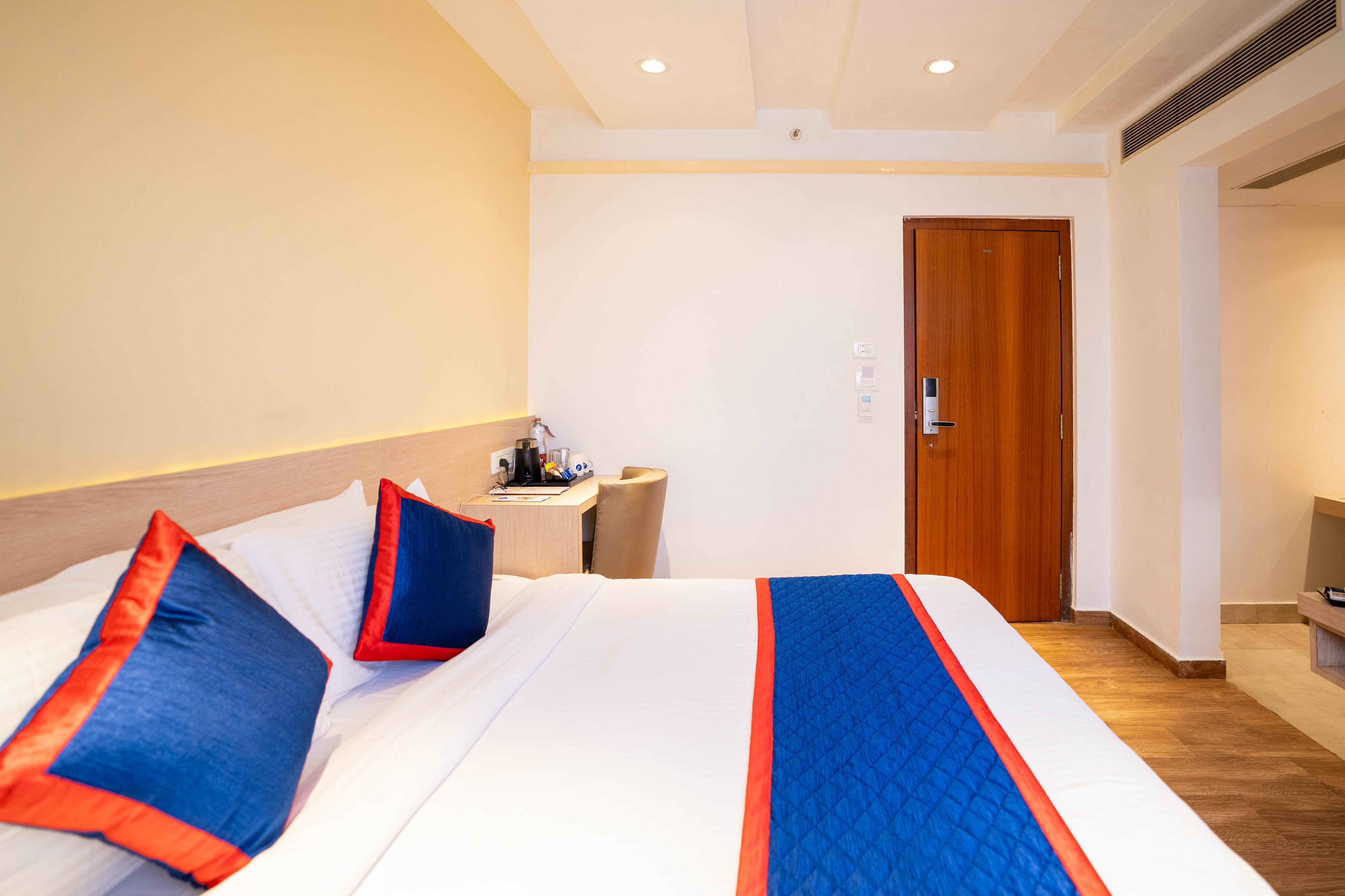 Zip By Spree Hotels Samudra - Tap to explore photos