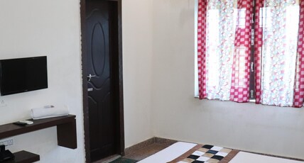 Shree Palace. Room Type - Deluxe Room Shree Palace. Room Type - Deluxe Room