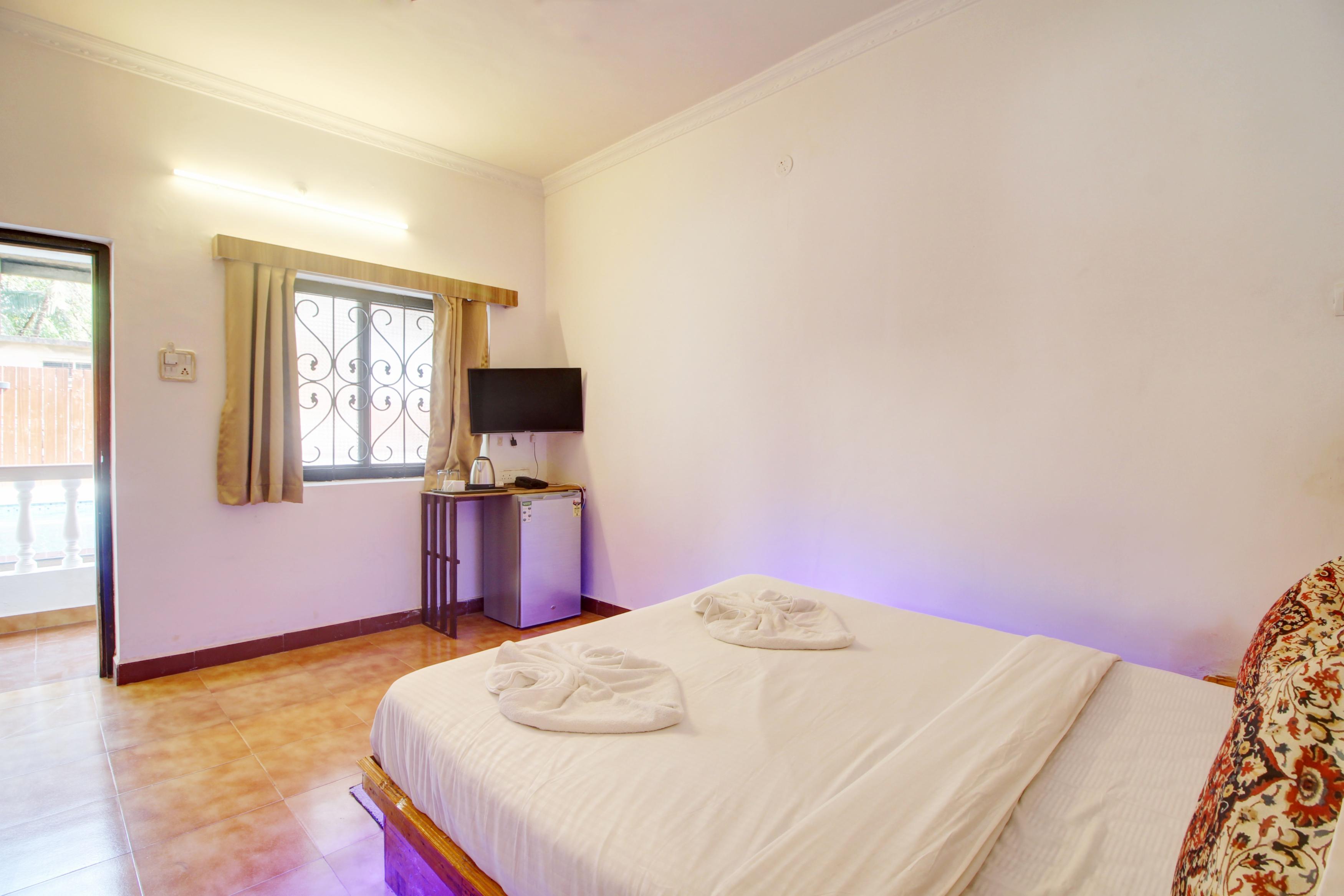 Hotel Pleasure Inn near Turtle Beach- Morjim - Tap to explore photos