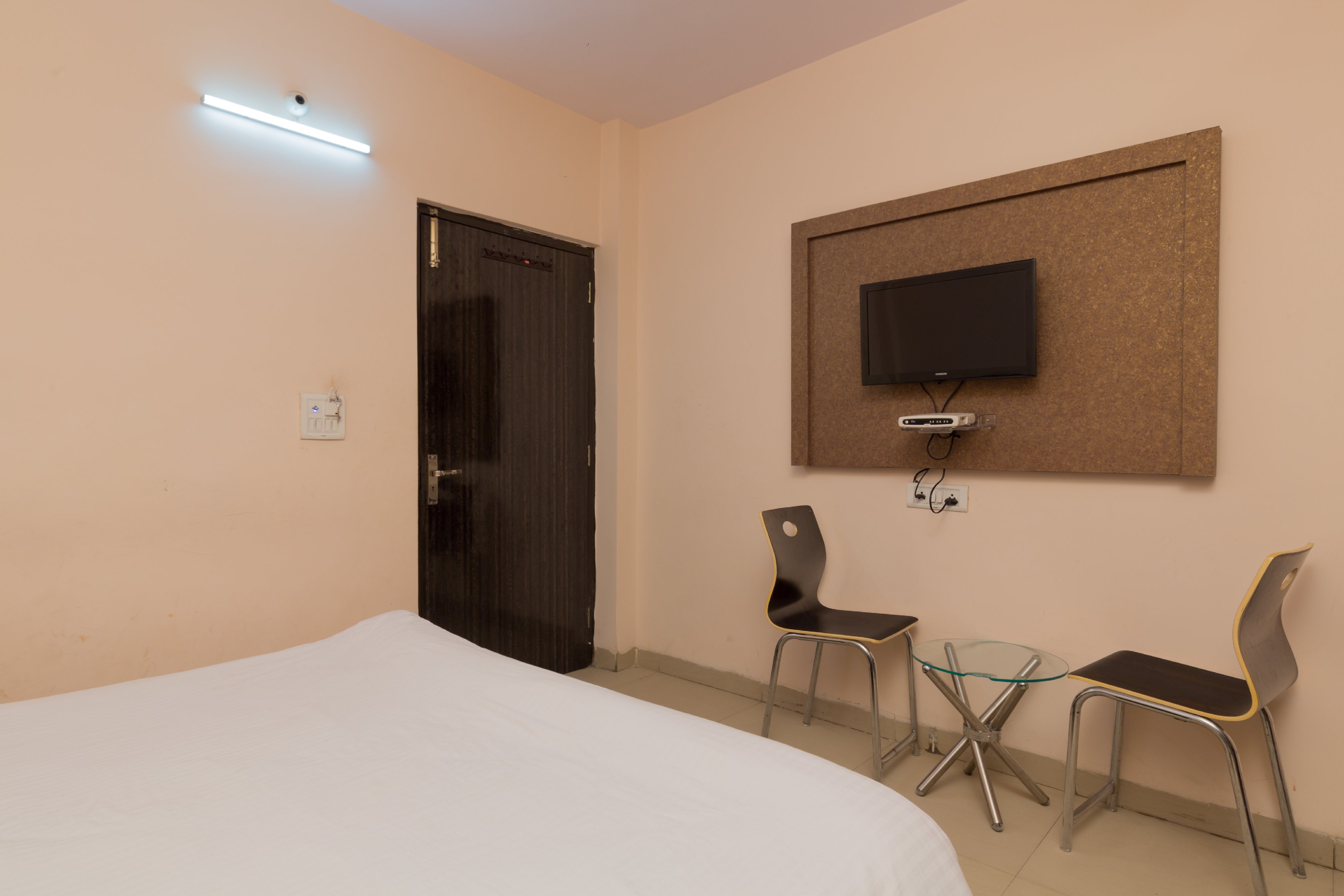 Hotel silver star - Tap to explore photos