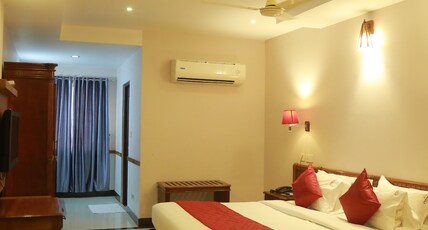 HOTEL JYOTHIS REGENCY Room Type - Deluxe AC Room
