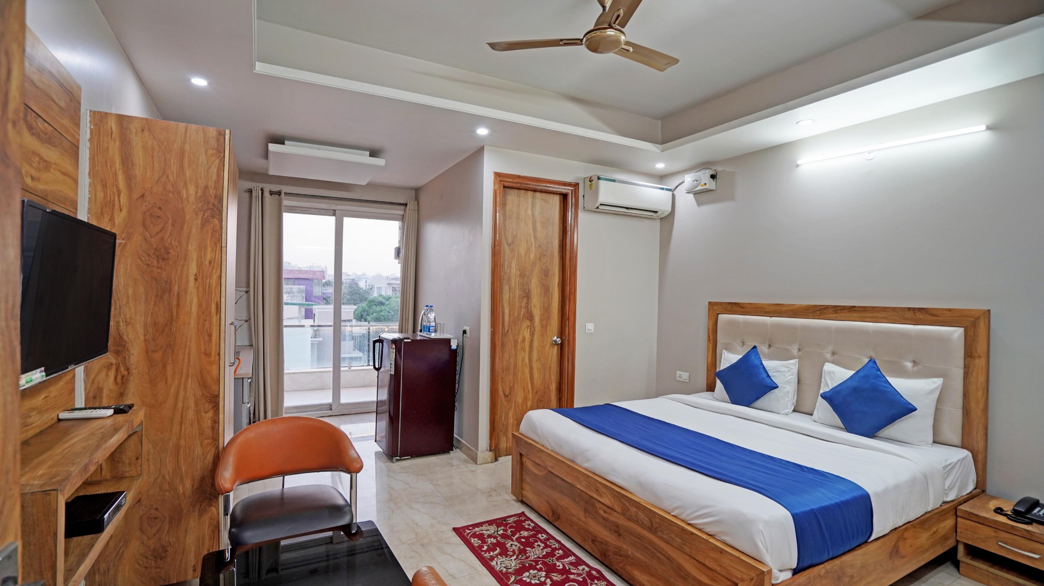 Niketan Medanta Studio | Near Candor Tech Subahs Chowk - Tap to explore photos