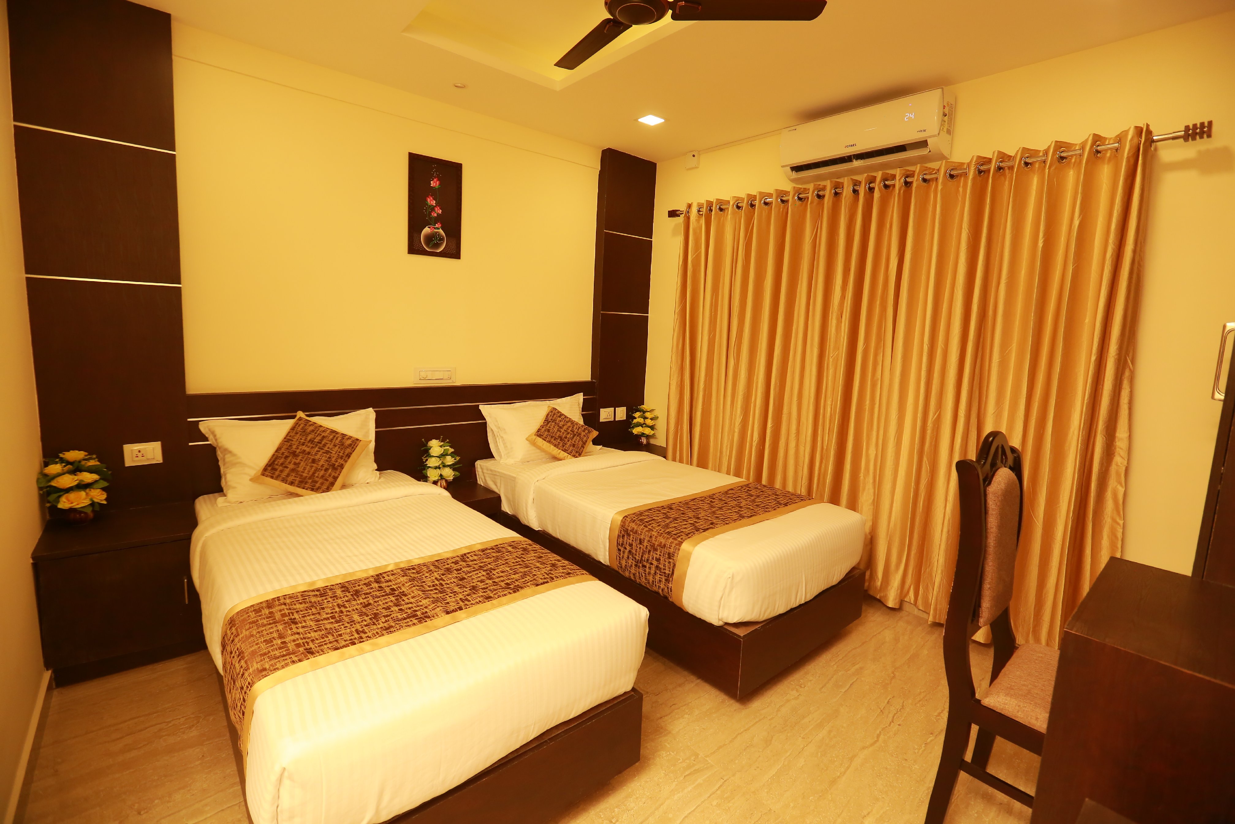 The Crescent Suites Room Type - Twin Deluxe