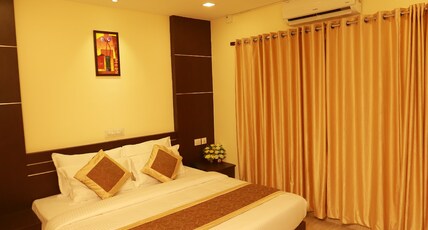 The Crescent Suites Room Type - Double Deluxe