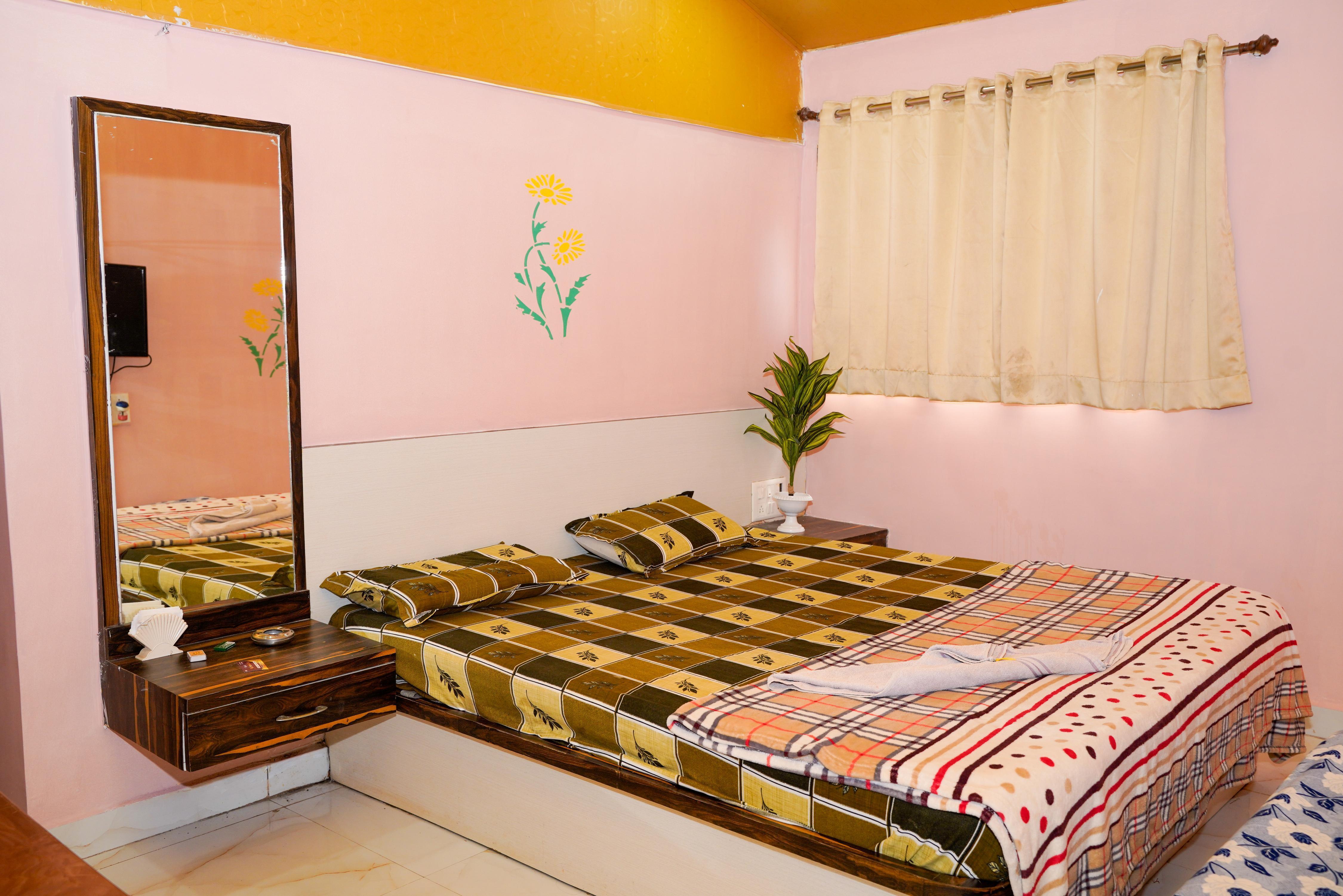 Hotel Malvan Katta Room Type - Deluxe Room Non A/c 