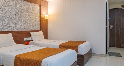 Hotel Shital Inn Room Type - Deluxe Twin Bed