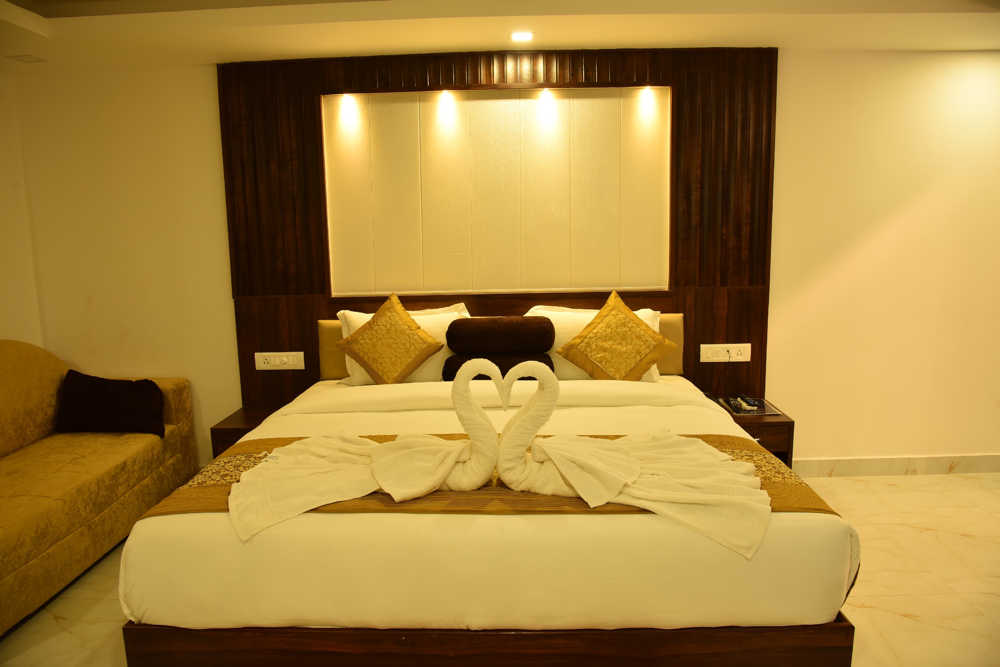 De Falcon Goa Beach Resorts - Tap to explore photos