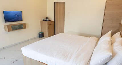 Pushp Vatika Resort & Lawns | Rooms & Pool Room Type - Empire Room