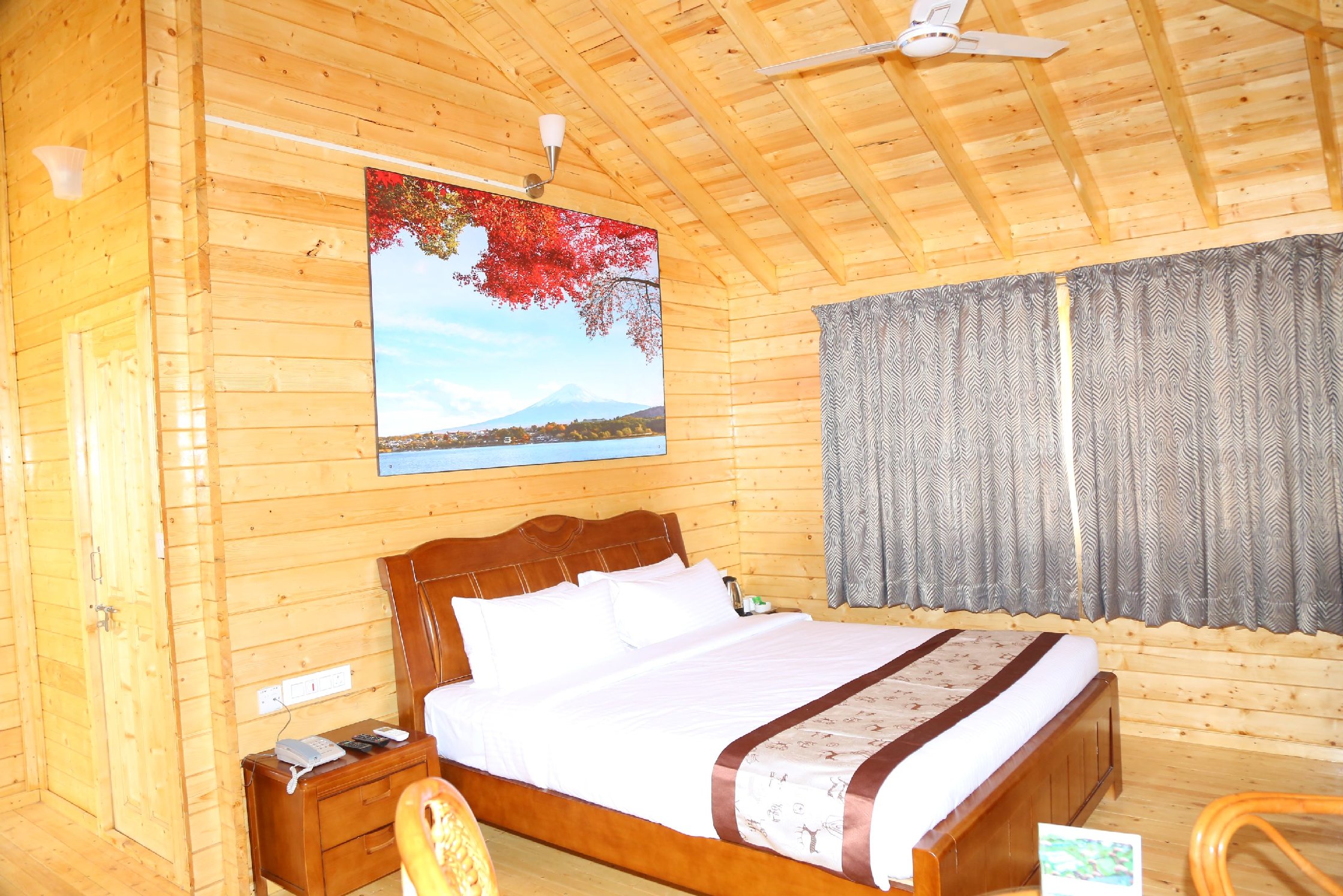 GK Hill View Resort Room Type - Wooden House